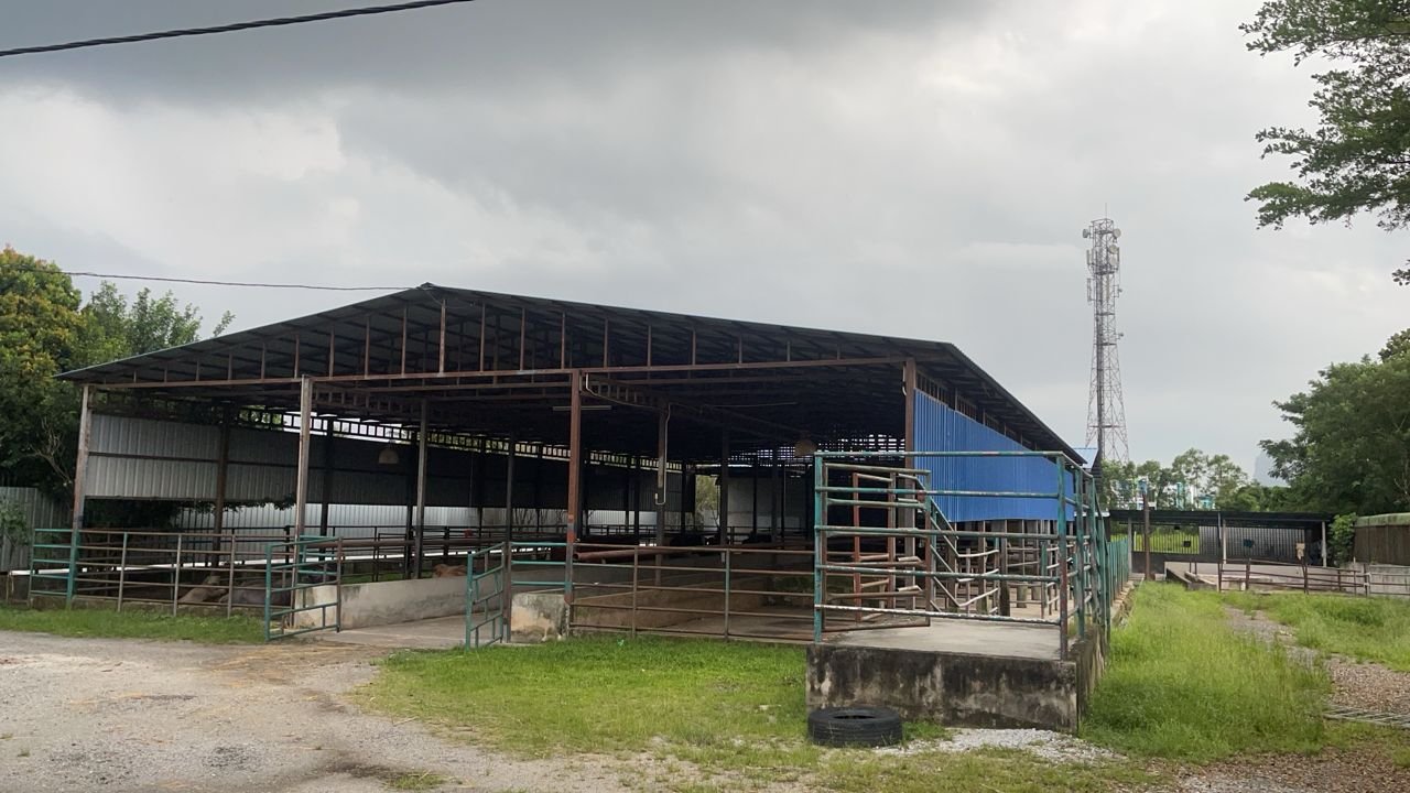 Kandang ladang dari luar