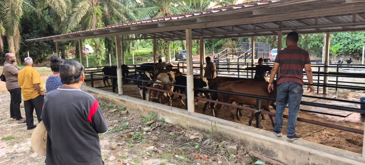 Lawatan pasukan DDR ke ladang